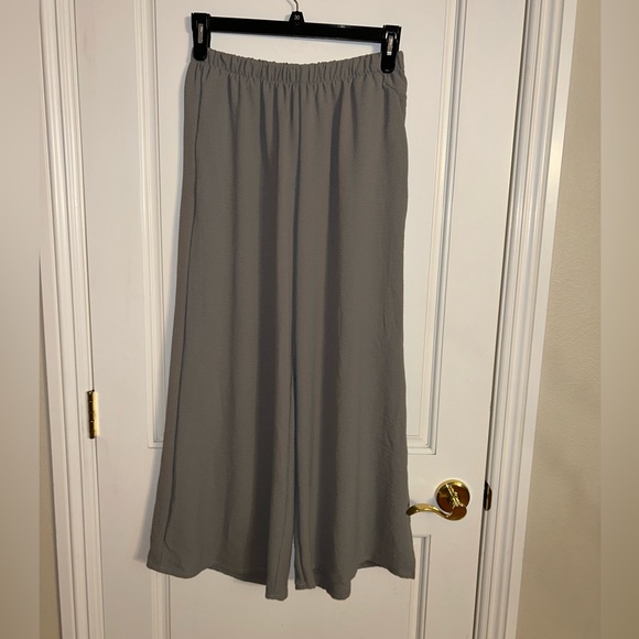 Sydney USA Gray 100% Polyester Matching Set Cowl Neck Top and Pants NWOT - Picture 7 of 8